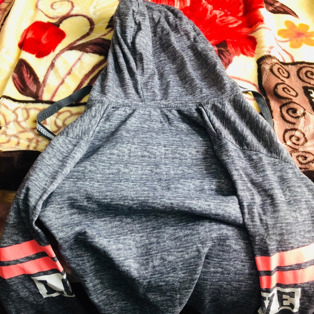 Sweater - Picture 4 of 4